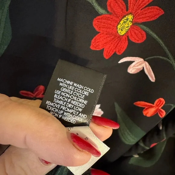 Torrid Black Floral Blouse Spring/Summer  PLUS: 5X      #P - Picture 7 of 9